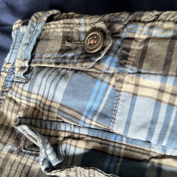 MENS 33W plaid GAP shorts with waist adjusters - Picture 5 of 6